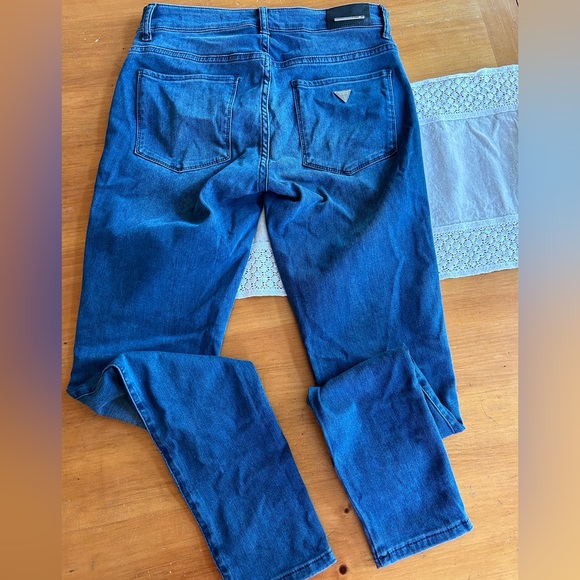 Guess Jeans - Picture 3 of 4